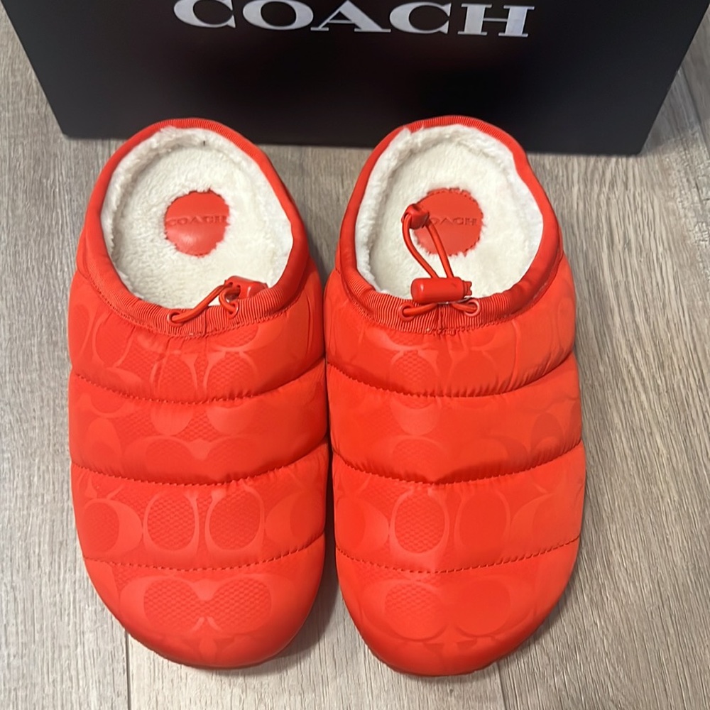 New Coach Slippers - Picture 2 of 6